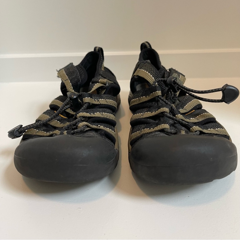 Keen Waterproof Sandals Shoes Youth 4 - Picture 2 of 7